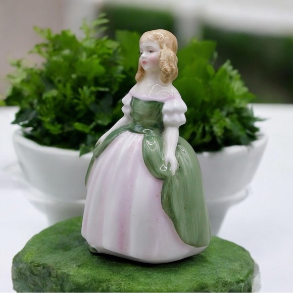 1967 Royal Doulton “Penny” Figurine. HN2338. England. Child Studies Series. - Picture 3 of 10